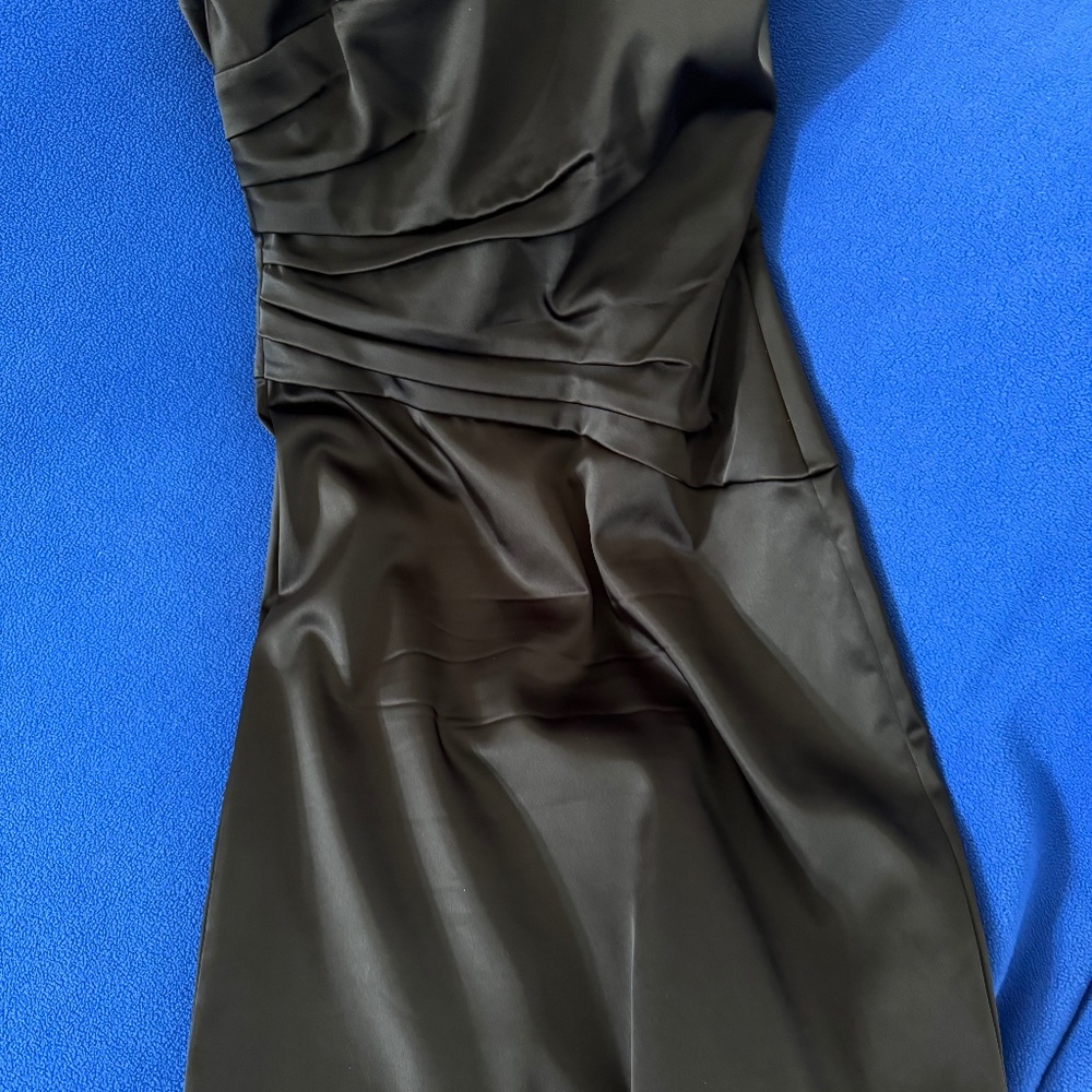 Wear your little black dress with your little white pearls!  WHBM size 2